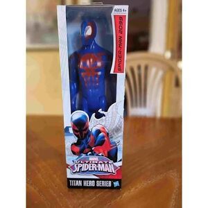 Marvel Ultimate Spiderman Titan Hero series